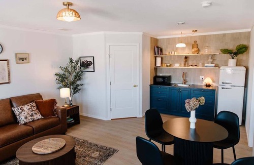 La Crete Apartment | Cozy 1BR Loft in La Crete | Kitchenette