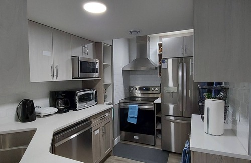 Southwest Edmonton House | Cozy 2-bedroom bsmt suite w/private entrance
