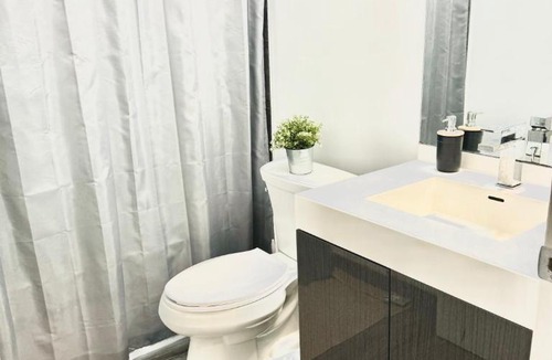 Garden District Apartment | Cozy 2 Bedroom by Eaton Centre Mall