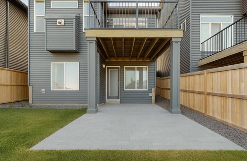 Sage Hill House | Cozy 2 Bedrooms 1 Bathroom Sleeps 4 Private Walkout Basement Suite