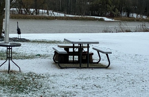 Selkirk Cabin | Cozy 2 room cabin viewing the water from your front deck.