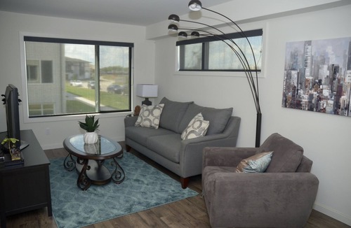 Winnipeg Condo | Cozy 2 story condo short drive to downtown, and Osborne strip!