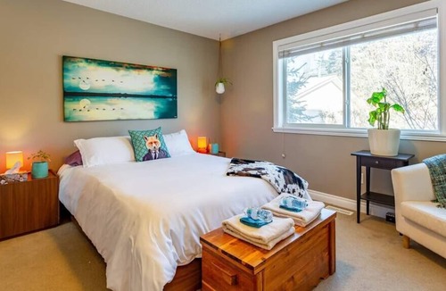 Killarney Condo | Cozy 2BR | Banff | Fireplace | Patio