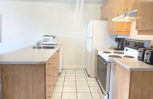 Saint Ferreol les Neiges House | Cozy 3 bedroom condo with AC next to Mont-Sainte-Anne