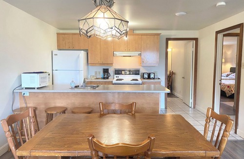 Saint Ferreol les Neiges House | Cozy 3 bedroom condo with AC next to Mont-Sainte-Anne