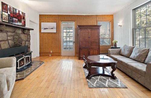 Sainte-Agathe-des-Monts House | Cozy 3 Bedroom Chalet in Sainte Agathe With Views of the Lake!