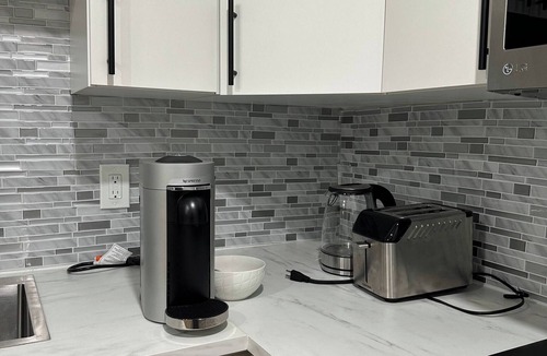 Fort Gary House | Cozy 3BR Suite at Winnipeg South