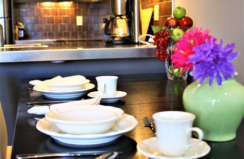 Killarney Apartment | Cozy and lovely 1 bedroom apartment w free parking premise