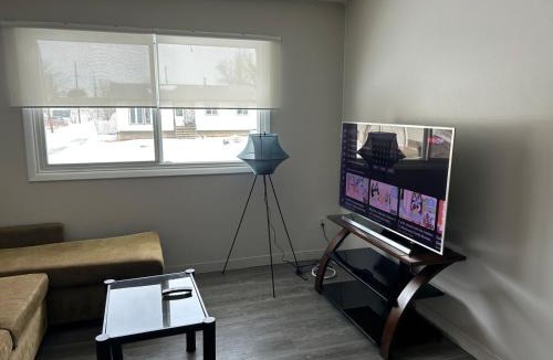 Wainwright Villa | Cozy and Welcoming Home Away in Wainwright Alberta