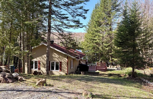 Wentworth-Nord Ski Chalet | Cozy chalet on beautiful and peaceful Lake Notre Dame