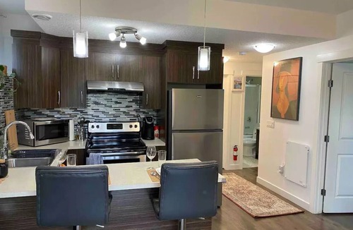 Cochrane House | Cozy Cochrane Den - 50 mins to Banff