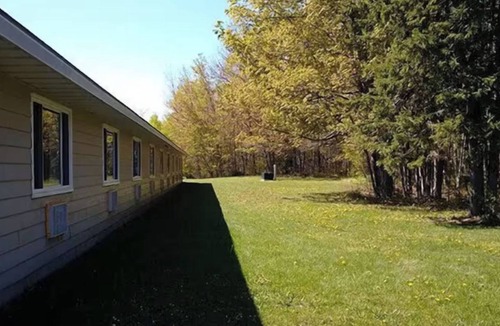 Colpoys Bay Apartment | Cozy Comfort Double Room 03– Peninsula Motel, Minutes from Wiarton Waterfront
