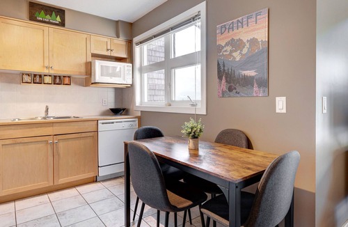 Cougar Creek Condo | Cozy Condo | Epic Mountain Views | Parking Garage | Central | Air Conditioning