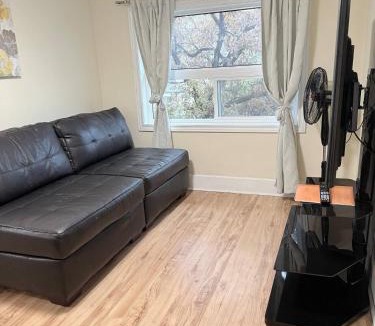 Winnipeg Apartment | Cozy Duplex 2nd floor suite