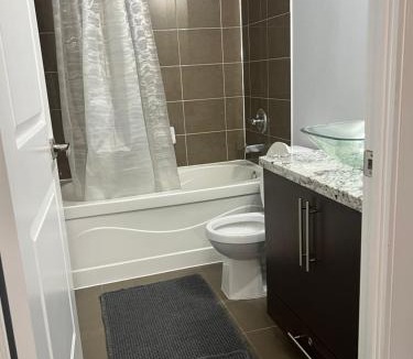 Downtown Mississauga House | Cozy Ensuite private room homestay