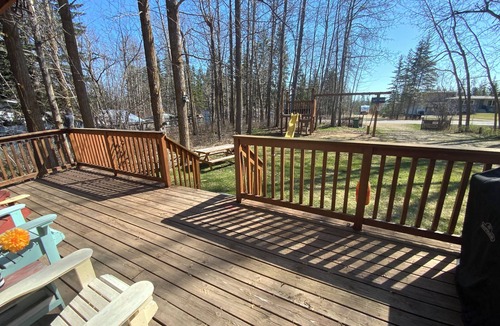 Parkland Beach Ski Chalet | Cozy Family Cabin
