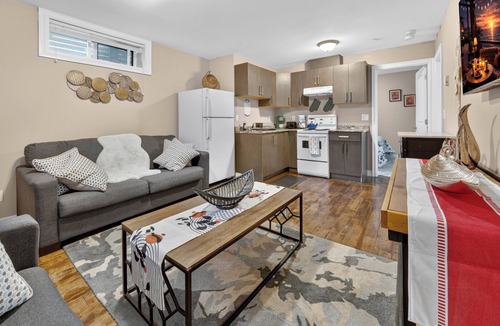Sunset House | Cozy Family-Friendly Stay in a Central Location