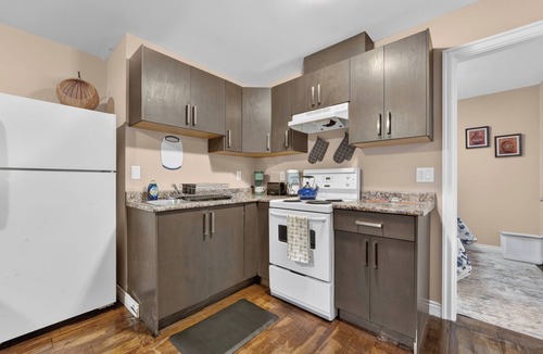 Sunset House | Cozy Family-Friendly Stay in a Central Location