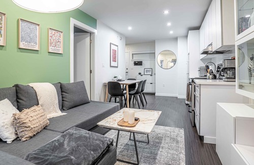 Gastown Condo | Cozy Gem in Historic Gastown