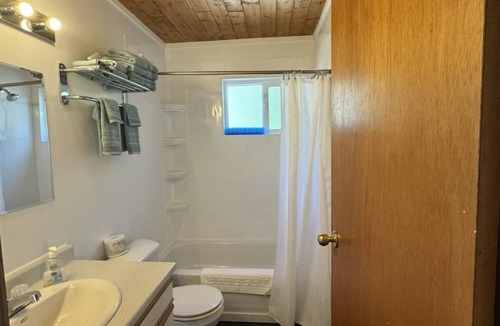 Lillooet Resort | Cozy getaway at scenic Seton Lake in Lillooet, BC