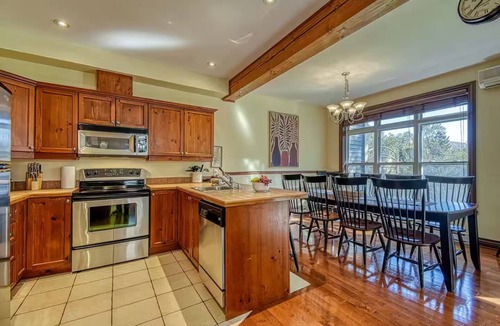 Mont-Tremblant House | Cozy Golf Tremblant Cottage - SPA + Billard Table