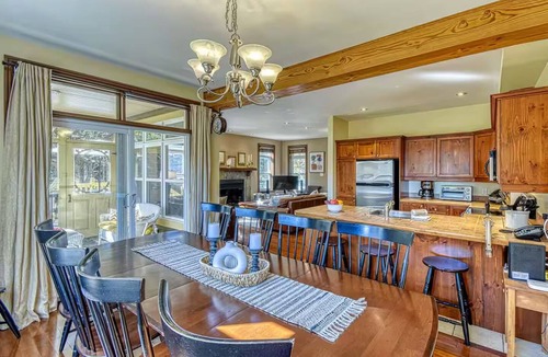 Mont-Tremblant House | Cozy Golf Tremblant Cottage - SPA + Billard Table