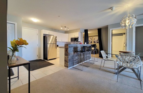 Invermere Condo | Cozy Invermere Condo by the water