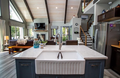 Central Alberta House | Cozy Lakefront! Lac La Nonne, Alberta