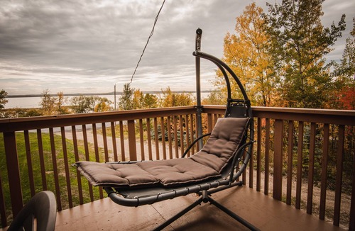 Parkland County Cottage | Cozy lake Cottage