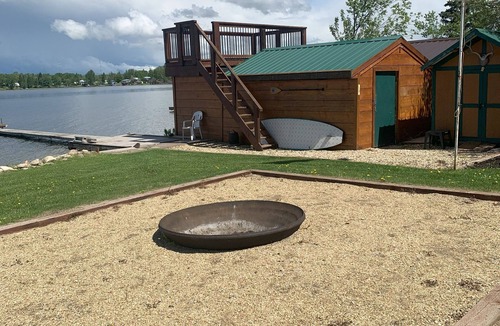 Central Alberta House | Cozy Lakefront Retreat at Lac La Nonne