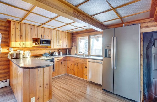 Wood Buffalo Cabin | Cozy Log Cabin🪵with outdoor Sauna in Gregoire Lake Estates!