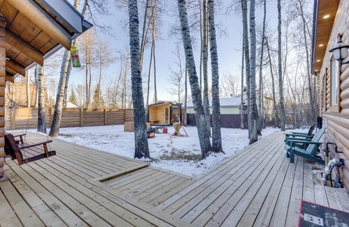 Wood Buffalo Cabin | Cozy Log Cabin🪵with outdoor Sauna in Gregoire Lake Estates!