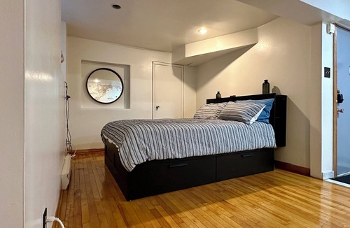 Shaughnessy Village Apartment | Cozy Modern Apartment Downtown Montreal!