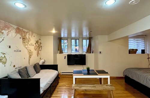 Shaughnessy Village Apartment | Cozy Modern Apartment Downtown Montreal!