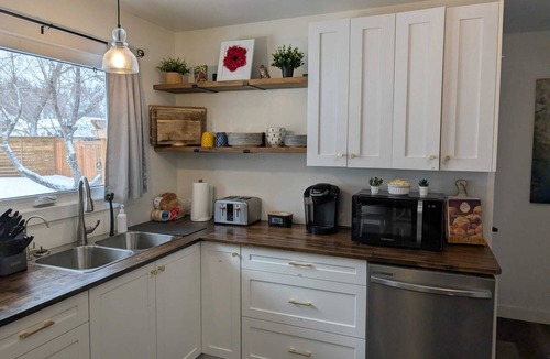 Camrose House | Cozy Modern Farmhouse, Steps from Mirror Lake!