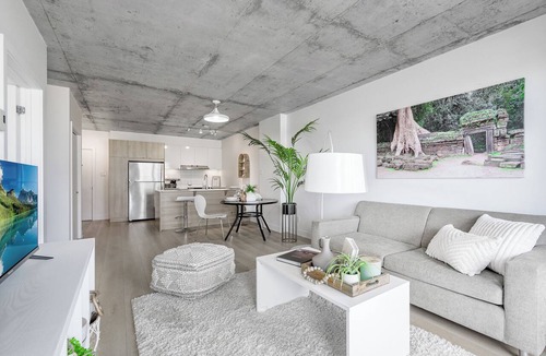 Downtown Montreal Apartment | Cozy Oasis Home Downtown Montreal - Free Indoor Parking Old Montreal - Apartment