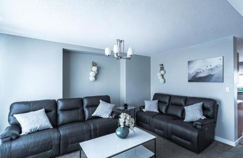 Transcona House | Cozy Prairie Mansion