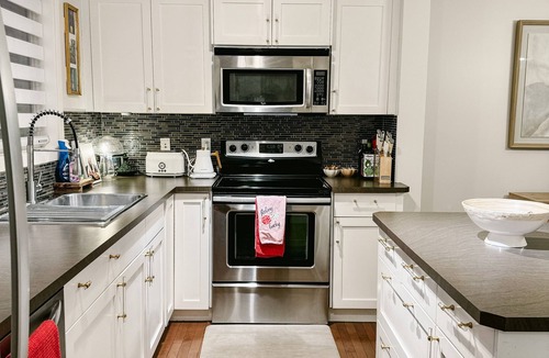 Southeast Calgary House | Cozy Private 1-Bedroom 1 Bathroom Suite