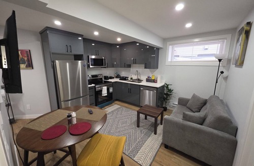 Saskatoon House | Cozy & Private 1BR Suite in Brighton