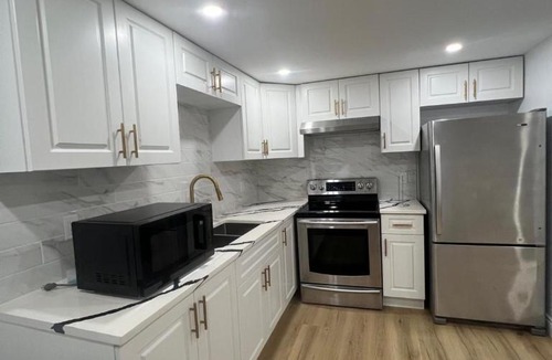 Woodslee Apartment | Cozy Private Basement Suite East Windsor