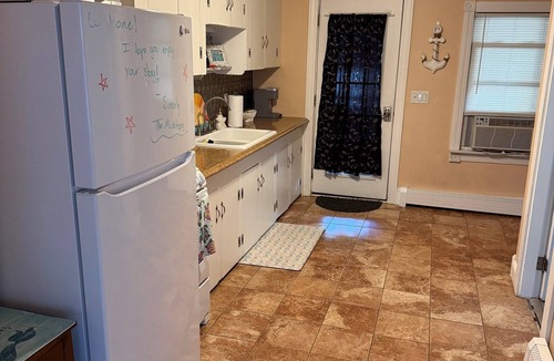 Old Orchard Beach Apartment | Cozy, Quiet Short Walk To Beach Amusement Park.