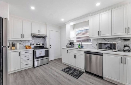 Durham Region House | Cozy Renovated 3 Bedroom Home with PS4!