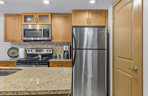 Copperstone Resort Condo | Cozy Rocky Mountain Getaway with Hot Tub! Pet Friendly & Newly Updated!