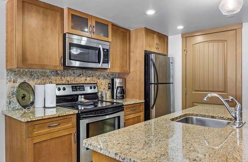 Copperstone Resort Condo | Cozy Rocky Mountain Getaway with Hot Tub! Pet Friendly & Newly Updated!