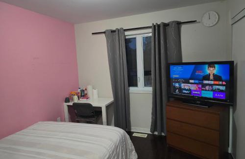 Communaute-Urbaine-de-l'Outaouais House | Cozy Room 4mins from Ottawa-Gatineau Airport