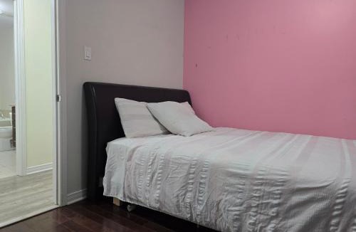 Communaute-Urbaine-de-l'Outaouais House | Cozy Room 4mins from Ottawa-Gatineau Airport