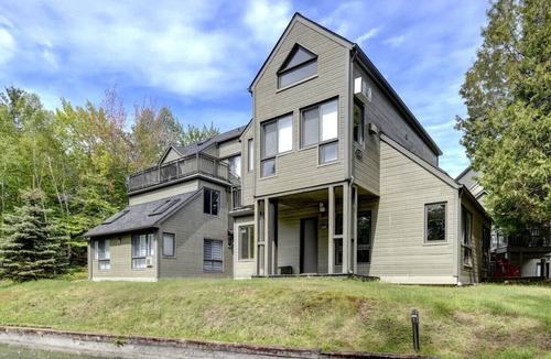 Mont-Tremblant Pedestrian Village Apartment | Cozy Ski Condo in the Mont Tremblant Ski Village