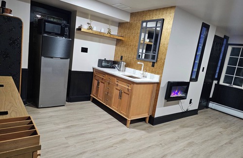 Fallston Apartment | Cozy small studio with fireplace in fantastic Fallston on a quiet street.n