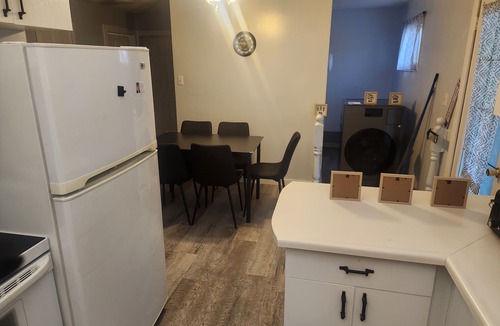 Spirit River House | cozy stay in Spirit River, near shops and Dunvegan Provincial Park.