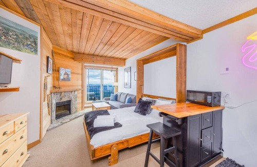 Big White Ski Resort Apartment | Cozy Studio Mountain Retreat